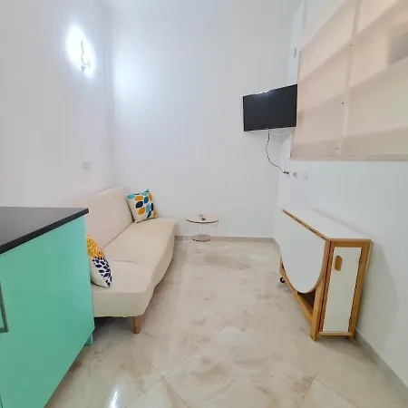 Maison d'hôtes Apartamento T1 - Composto Por Quarto, Casa De Banho E Cozinha Ideal Para 1 Casal De Ferias *
