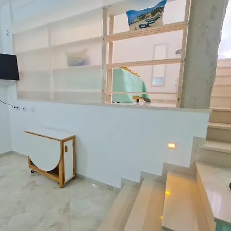 Apartamento T1 - Composto Por Quarto, Casa De Banho E Cozinha Ideal Para 1 Casal De Ferias Maison d'hôtes